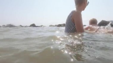 Denizde yüzme eğitimi