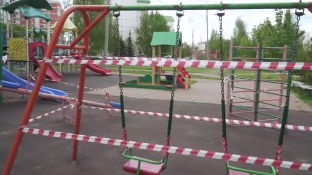 Spielplatz mit Quarantäne geschlossen — Stockvideo