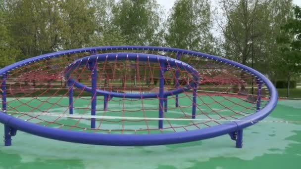 Spielplatz mit Quarantäne geschlossen — Stockvideo