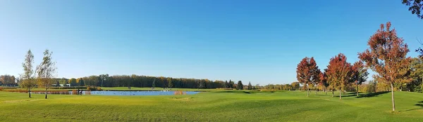 Panorama Campo Golf Mezhigorye Con Campo Hierba Verde — Foto de Stock