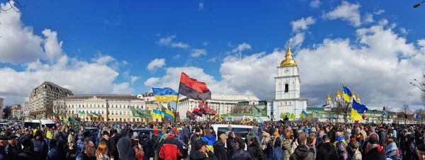 Frivilliges Marts Michaels Square Kiev Ukraine Marts 2020 - Stock-foto
