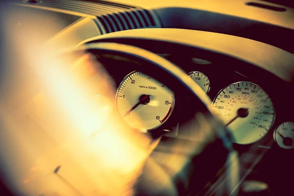 Panneau de voiture, indicateur de vitesse blanc — Photo