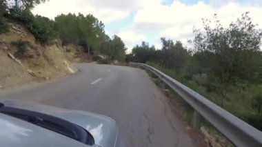 Araba sürüş serpantin yolda, Akdeniz doğa görünümü