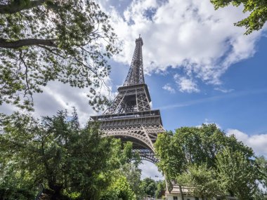 Paris 'teki Eyfel Kulesi