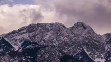 Polonya Tatra Dağları - Time Lapse Video Giewont tepe doğru görünümü