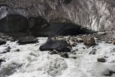 Gürcistan'daki buzul Chalaadi