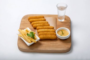 Balık kroket ahşap oyun tahtası.