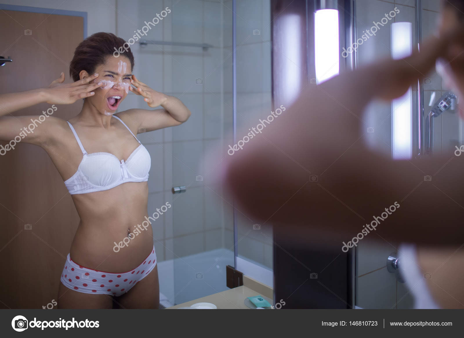Getting involved with a separated woman Ladies spreading pics