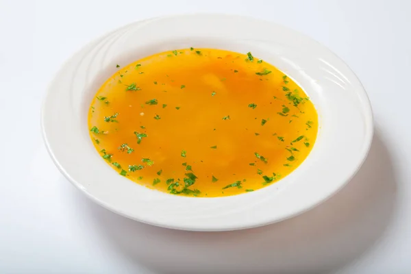 Свіжий овочевий суп з зеленої квасолі, моркви, картоплі, червоного болгарського перцю, помідор в мисці — стокове фото