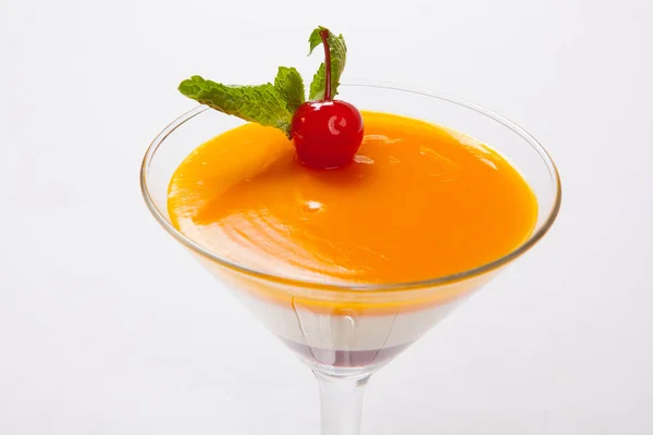 Beautiful dessert mousse served in a martini glass — Stock Photo, Image