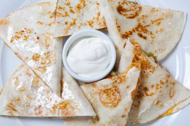 Özgün mexican quesadilla tavuk ve sebze ile