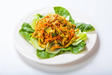 taze sebze ve susam Asya tarzı Tavuk salatası