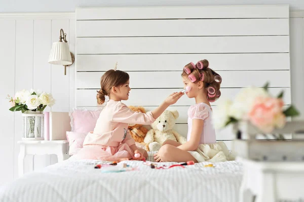 Las chicas hacen las paces — Foto de Stock