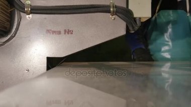 Cam parlatma için özel bir makine. Cam taşlama. Bileme ve parlatma cam için özel ekipman. Eziyet. Cam işleme için tekerlek taşlama. Cnc makineleri için çelik araçları. Taşlama diskleri tutucu