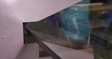 Cam parlatma için özel bir makine. Cam taşlama. Bileme ve parlatma cam için özel ekipman. Eziyet. Cam işleme için tekerlek taşlama. Cnc makineleri için çelik araçları. Taşlama diskleri tutucu