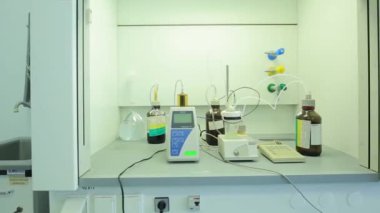 Fiziksel Kimya labaratuar donanımları. Laboratuvar donatımı. Tanı Merkezi tıbbi malzeme. Ekipman analiz lab. Panoramik görünümü. Bilim ve tıp