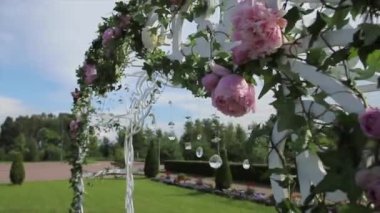 Festival dekor, çiçek düzenleme parçası. Bir düğün kemer detayını. Dekorasyon düğün avize çiçek Arch. Düğün dekorasyon. Arch. kafes. Sahilde düğün Kur