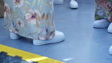 GILS modern beyaz yerinde kal. Beyaz moda kanvas spor ayakkabı