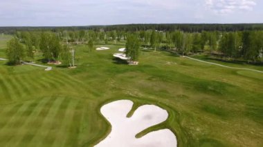 Havadan görünümü Golf Sahası. Güzel golf sahasında kum bunkerleri.
