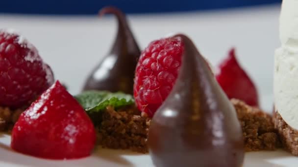 Close up of strawberry and chocolate spread. Chocolate drop and strawberries closeup — Stock Video