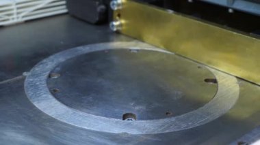 Close-Up modeli ayna yüzey yazdırmak için 3d printerlere harcama maddeler