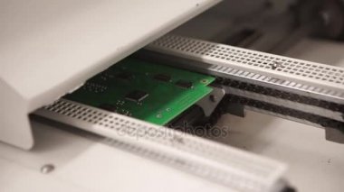 Elektronik devre kartı işlemci ile close-up. Merhaba teknik bilgisayar çipi yakın çekim