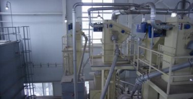 Fabrika iç. Bira iç. Metalurji fabrika iç ve bir yıkım için bekleyen bina terk. Endüstriyel tasarım fabrika kat.