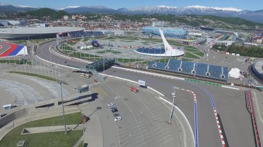 Olympic Park anteni Sochi Olimpiyat ateşi kapta Sochi, Rusya Federasyonu. Sochi Olimpiyat ateşi kase parkta. Orta stella ve stadyum kış oyunları için inşa Fisht. Olimpiyat Kış Oyunları 2014 nesnelerin