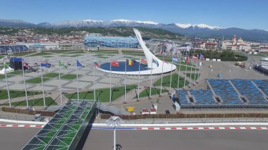 Olympic Park anteni Sochi Olimpiyat ateşi kapta Sochi, Rusya Federasyonu. Sochi Olimpiyat ateşi kase parkta. Orta stella ve stadyum kış oyunları için inşa Fisht. Olimpiyat Kış Oyunları 2014 nesnelerin