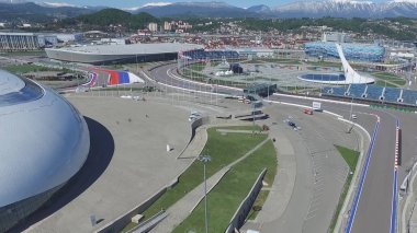 Olympic Park anteni Sochi Olimpiyat ateşi kapta Sochi, Rusya Federasyonu. Sochi Olimpiyat ateşi kase parkta. Orta stella ve stadyum kış oyunları için inşa Fisht. Olimpiyat Kış Oyunları 2014 nesnelerin