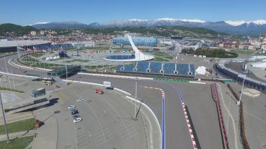 Olympic Park anteni Sochi Olimpiyat ateşi kapta Sochi, Rusya Federasyonu. Sochi Olimpiyat ateşi kase parkta. Orta stella ve stadyum kış oyunları için inşa Fisht. Olimpiyat Kış Oyunları 2014 nesnelerin