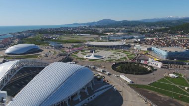 Hava Futbol Stadyumu Fischt. Kış Olimpiyat Oyunları 2014 için inşa Soçi, Adler, Rusya Federasyonu, Olimpiyat Meşalesi ve Fisht Stadyumu. Stadyum fischt, ana tören alanı, Olimpiyat meşalesinin kase Sochi