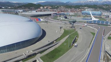 Olympic Park anteni Sochi Olimpiyat ateşi kapta Sochi, Rusya Federasyonu. Sochi Olimpiyat ateşi kase parkta. Orta stella ve stadyum kış oyunları için inşa Fisht. Olimpiyat Kış Oyunları 2014 nesnelerin