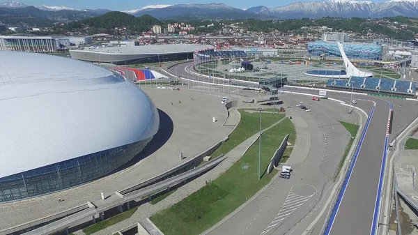 Olympic Park anteni Sochi Olimpiyat ateşi kapta Sochi, Rusya Federasyonu. Sochi Olimpiyat ateşi kase parkta. Orta stella ve stadyum kış oyunları için inşa Fisht. Olimpiyat Kış Oyunları 2014 nesnelerin