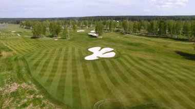 Havadan görünümü Golf Sahası. Güzel golf sahasında kum bunkerleri.