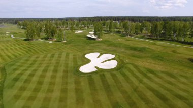 Havadan görünümü Golf Sahası. Güzel golf sahasında kum bunkerleri.