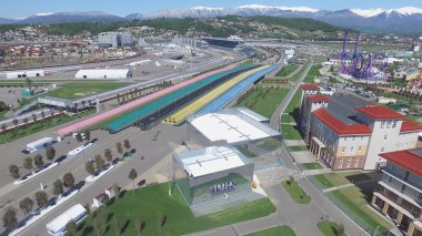 Sochi, Rusya Federasyonu, Sochi, Rusya Olimpiyat Köyü yeni otel inşaatı. Kapasite 2600 kişi ulaşacak. Olimpiyat Köyü 32 hektarlık bir alanı kaplamaktadır. Sochi Olimpiyat Köyü