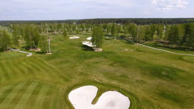Havadan görünümü Golf Sahası. Güzel golf sahasında kum bunkerleri.