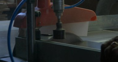 Ahşap testere iş. Daire testere. Ahşap, parçacık yönetim kurulu ve Sunta testere bir makine. Mobilya sanayi üretim