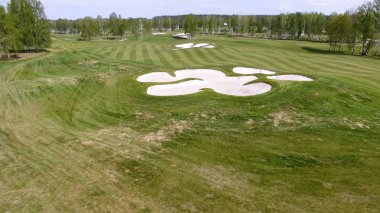 Havadan görünümü Golf Sahası. Güzel golf sahasında kum bunkerleri.