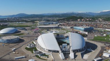 Hava Futbol Stadyumu Fischt. Kış Olimpiyat Oyunları 2014 için inşa Soçi, Adler, Rusya Federasyonu, Olimpiyat Meşalesi ve Fisht Stadyumu. Stadyum fischt, ana tören alanı, Olimpiyat meşalesinin kase Sochi
