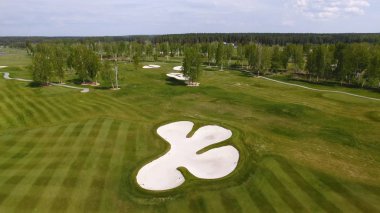 Havadan görünümü Golf Sahası. Güzel golf sahasında kum bunkerleri.