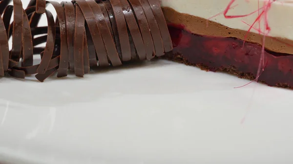 Sladký trubky - dezert. Čokoládové trubice pro dekorace, closeup. — Stock fotografie