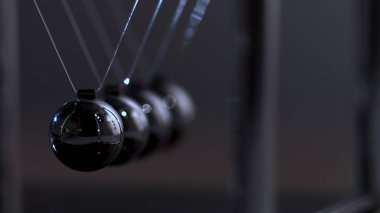 Newton beşik fizik kavram eylem ve tepki ya da sebep ve sonuç için. Topları Newton