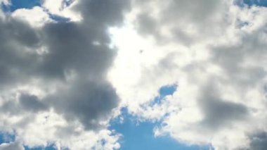 büyük, Bina bulutlar ve bulut ile kitle kırma sunrise güzel doğa