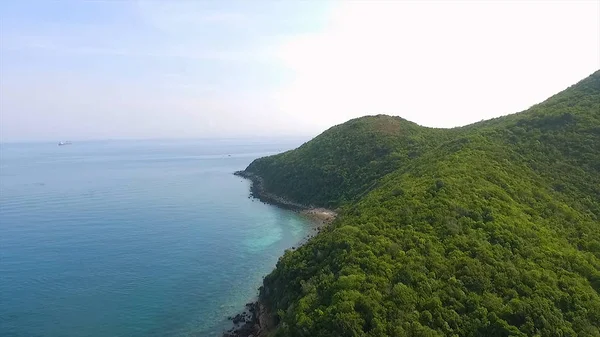 Aerial View of the rocky islands in Andaman sea, Thailand. Poda island in Krabi Thailand. Long exposure of Makua beach or more commonly known as Tunnels Beach on the Island of Kauai. — Stock Photo, Image