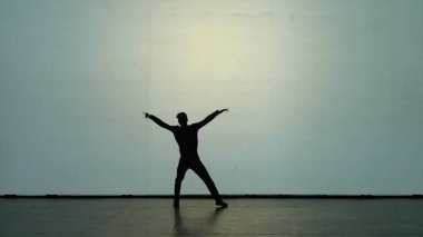 Dans gölgeler. Sahne Alanı'nda dans dansçılar. Dansçılar siluetleri. Dans gölgeler. 3D dans gösterisi