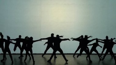 Dans gölgeler. Sahne Alanı'nda dans dansçılar. Dansçılar siluetleri. Dans gölgeler. 3D dans gösterisi