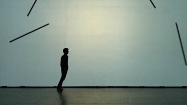 Dans gölgeler. Sahne Alanı'nda dans dansçılar. Dansçılar siluetleri. Dans gölgeler. 3D dans gösterisi