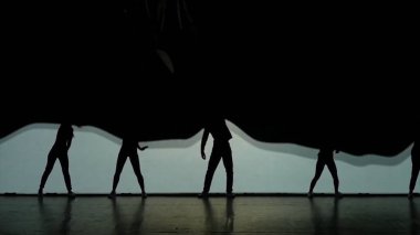 Dans gölgeler. Sahne Alanı'nda dans dansçılar. Dansçılar siluetleri. Dans gölgeler. 3D dans gösterisi